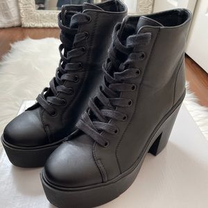 Lace up Chunky Platform Boots